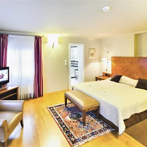 The Golden Wheel Hotell
