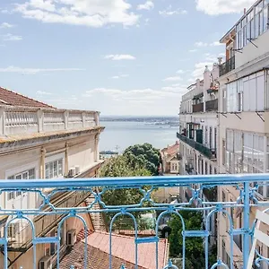 Pensionat Chiado 44 ***