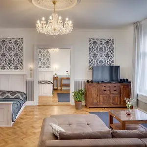 Veleslavinova - Old Town Apartment