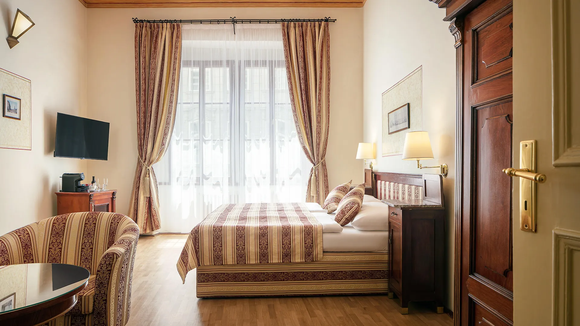 Hotel The Charles Praga 4*,