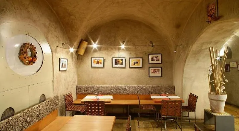 Hotel The Charles Praga 4*,